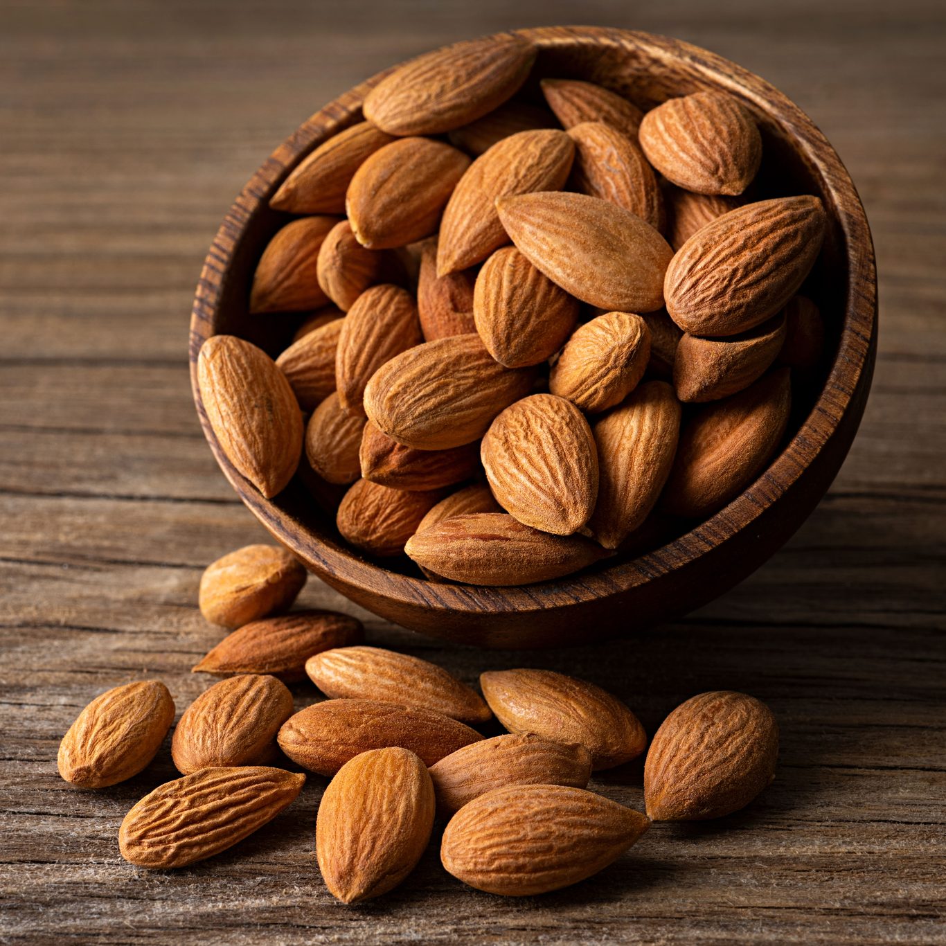 ALMOND (PER KG)